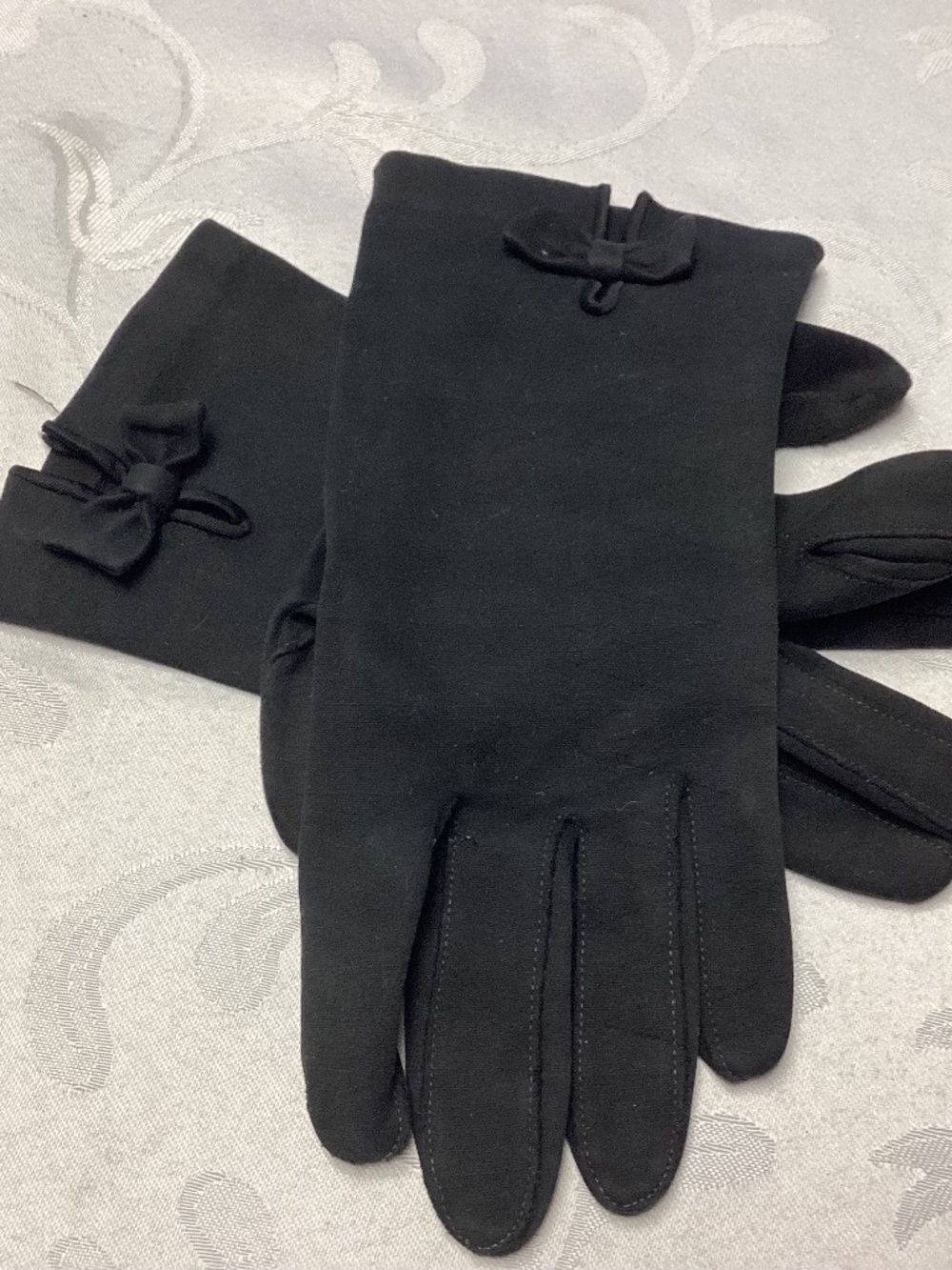 Ladies. VINTAGE.  BLACK. GLOVES  DRESS a with BOWS. OMG !!💃💃💃💃